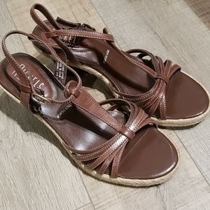 Leather wedge sandals